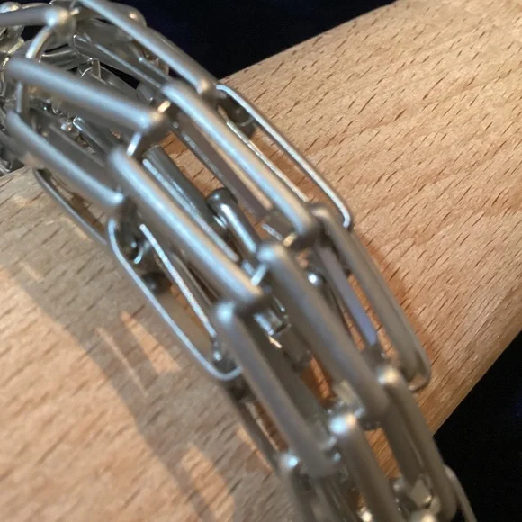 Unique Geometric Intricate Net Link Domed Graduated Matte Silver Tone Bracelet - Picture 5 of 5